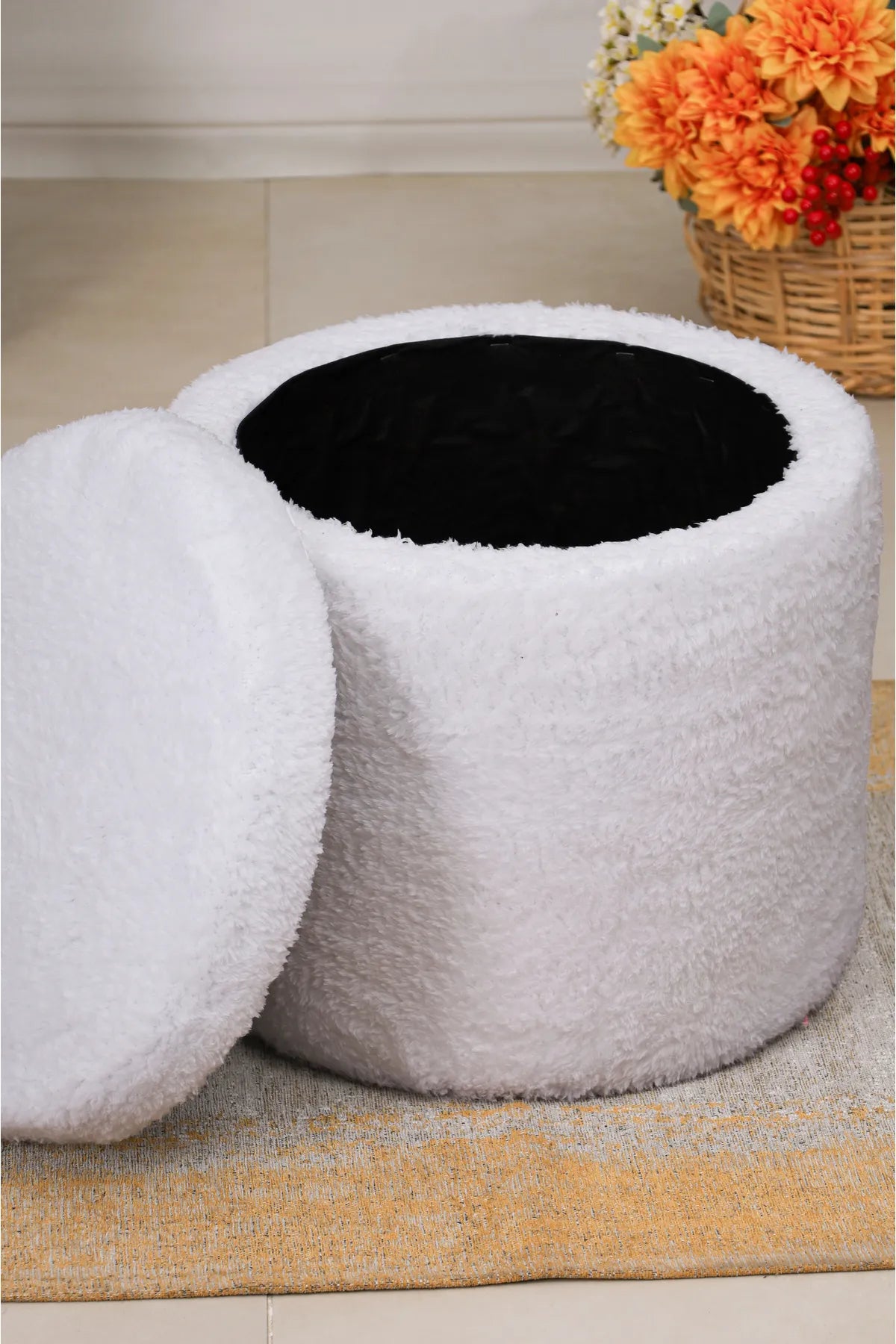 PUFMANYA PANDORA Hvit Pelush Puf - Elegant Oppbevaringsbenk i Modern Design