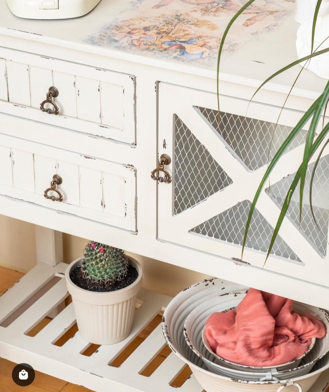 Hvit kommode 86x80 cm