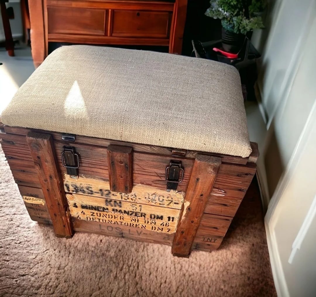 Ammunisjonsboks/puff med boks