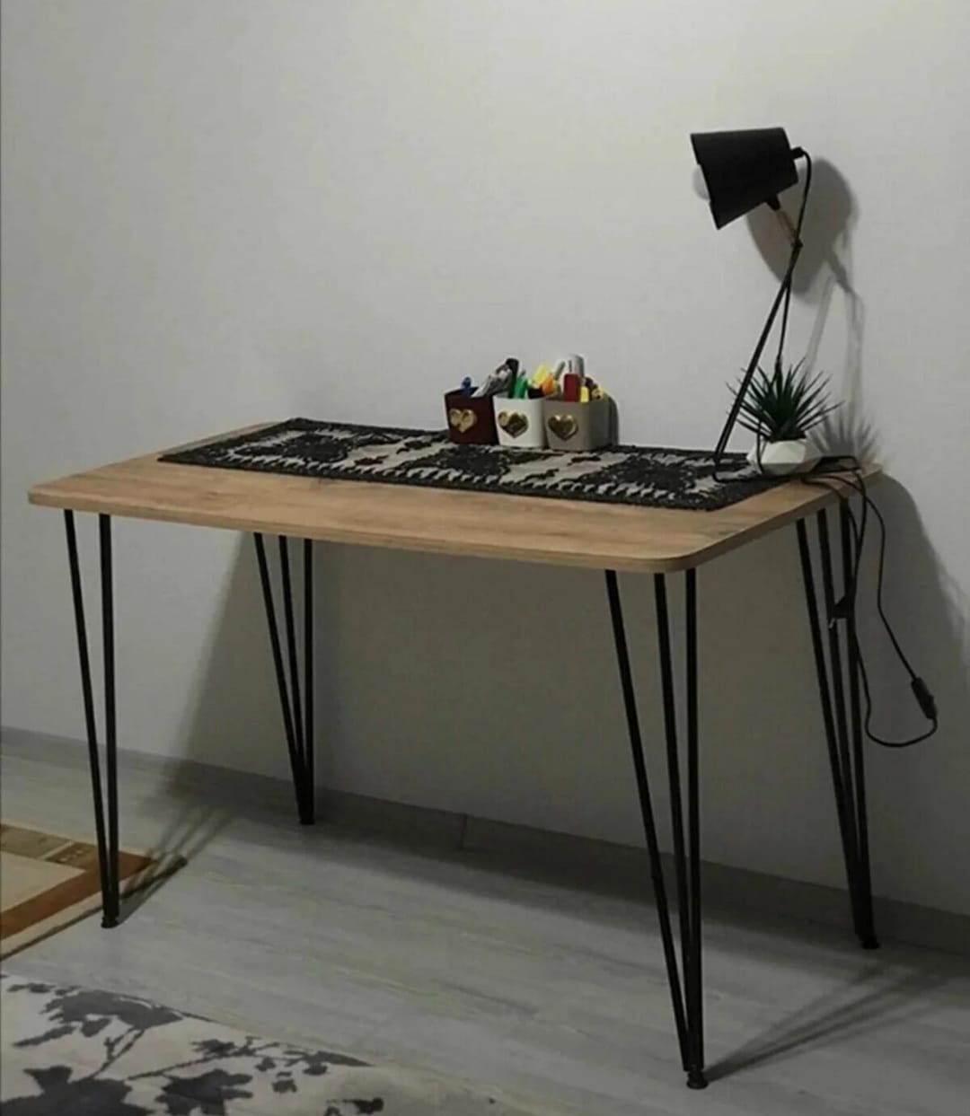 1. Klasse Bord med Justerbare BINGO-ben – Slitesterkt og Funksjonelt